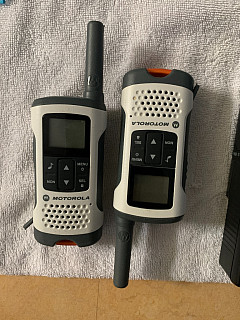 vysílačky Allamat 93+Motorola TLKR T50