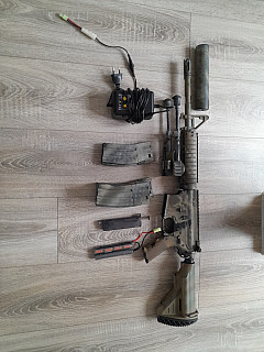 M4 celokov+výbava 