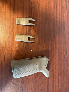 Magpul MIAD pistol grip AR15 FDE (pouzite)