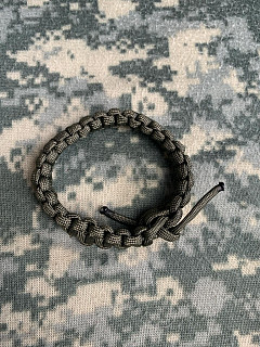 Vojenský náramek Paracord - zelený