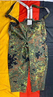 Německé nepromokavé kalhoty s laclem, ve Flecktarn maskování 175/100