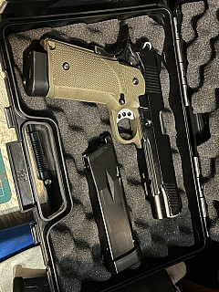 KJW Colt 1911 Hi-Capa GBB CO2 + zásobník + pouzdro