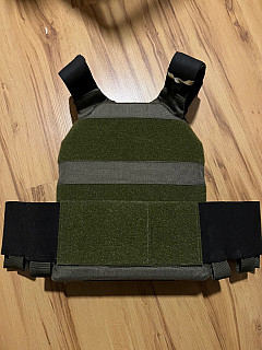 Slick plate carrier