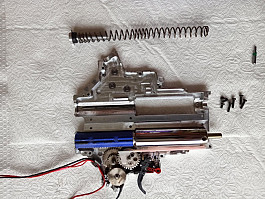 Prodám osazenej Retromech v2,5 na sr25+ motor 30k