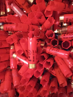 Brokovnicové plastové dutinky ráže 12 určené k přebíjení