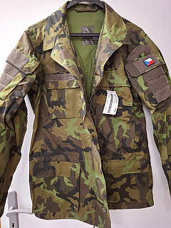 LEVNĚ PRODÁM Vojenské oblečení a doplňky